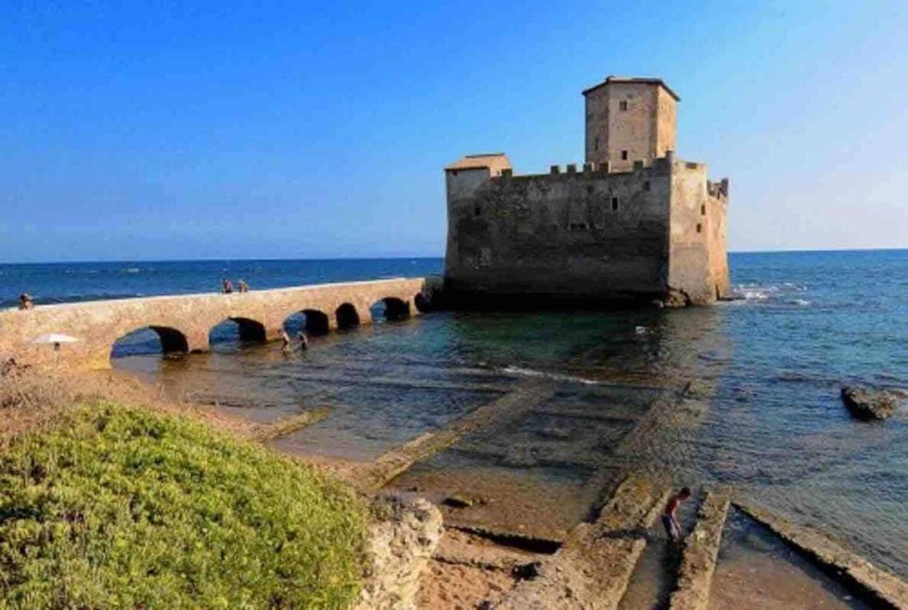 Appartamento Charming And Cozy House Nettuno Esterno foto